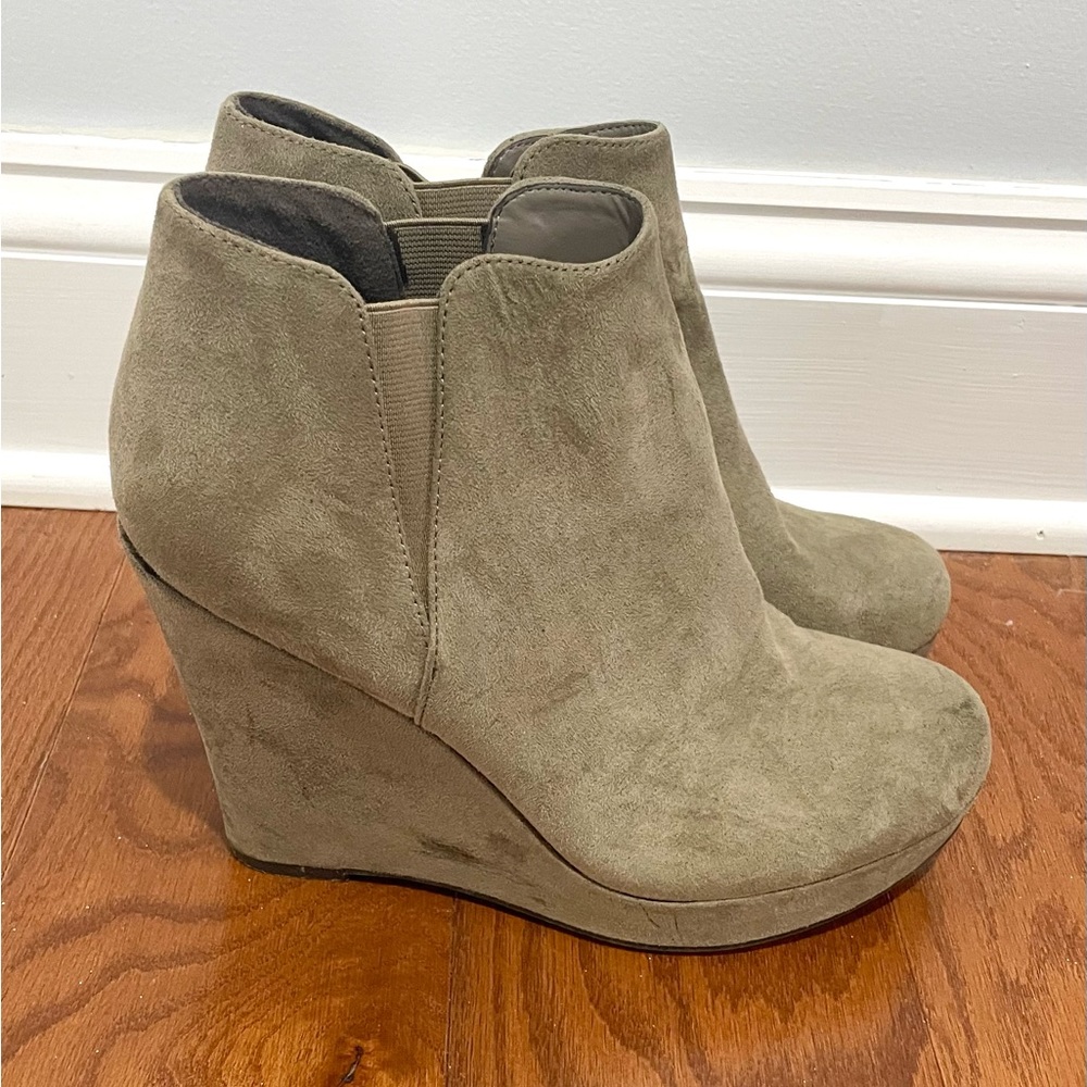 Gray Heels